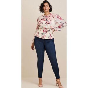 Torrid Bombshell Skinny Premium Stretch High-Rise Jean size 14 XT